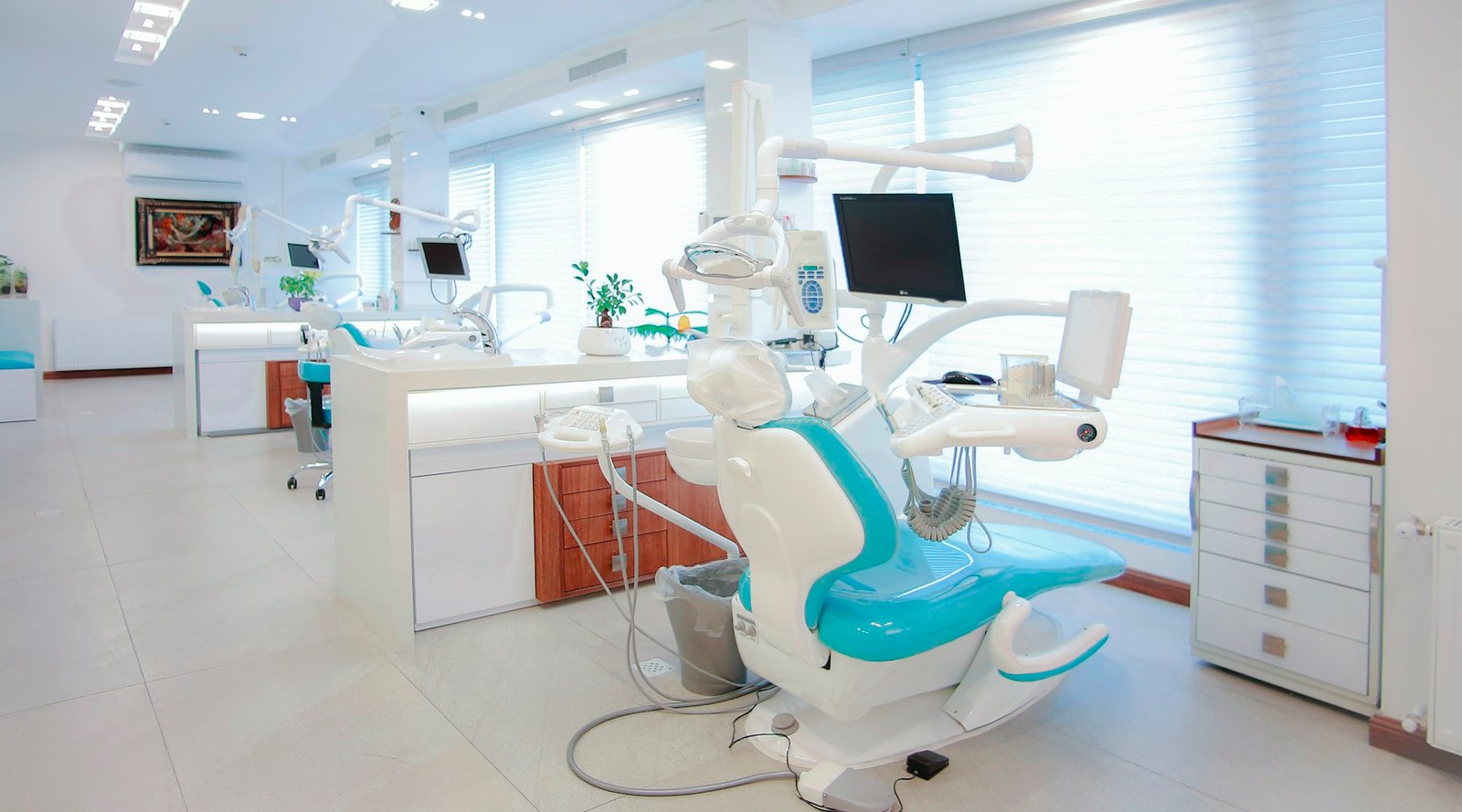 Titanium Roots virtual clinic tour preview